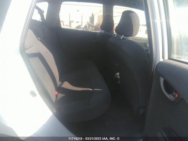 Honda FIT LX 2010 JHMGE8H52AC801414 Image 8