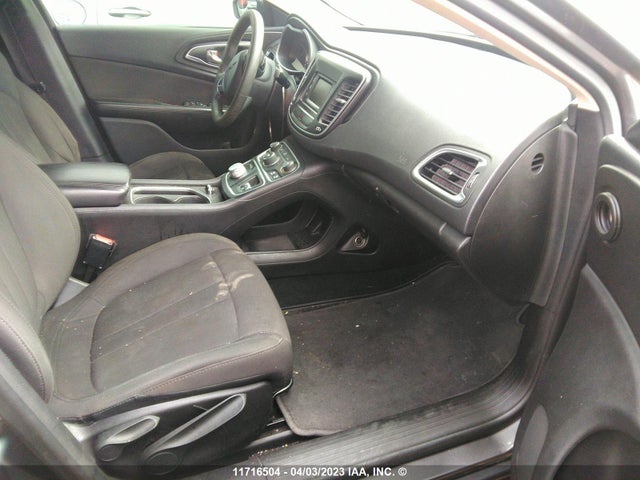 Chrysler 200 LX 2015 1C3CCCFB2FN726926 Image 5