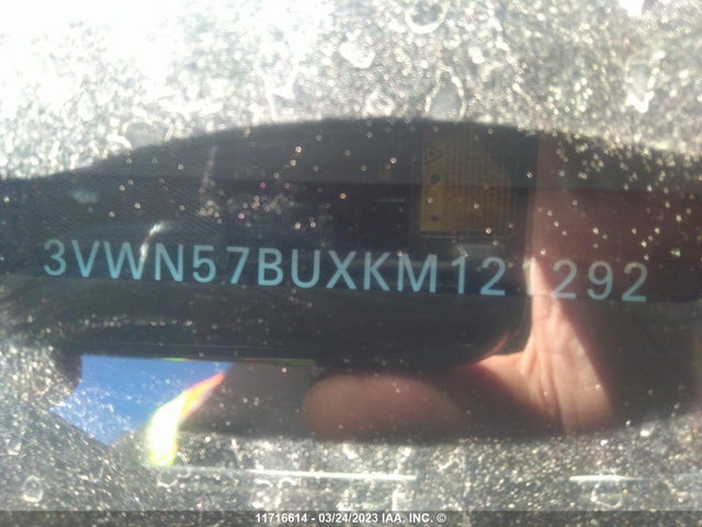 3VWN57BUXKM121292 Volkswagen JETTA S
