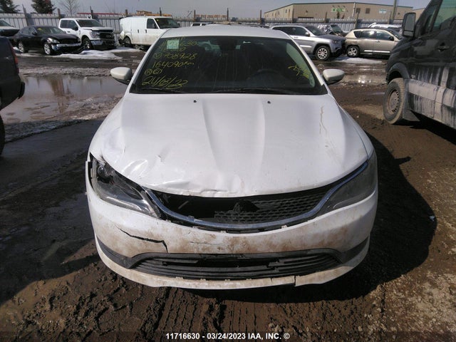 1C3CCCFB4FN708928 Chrysler 200 LX