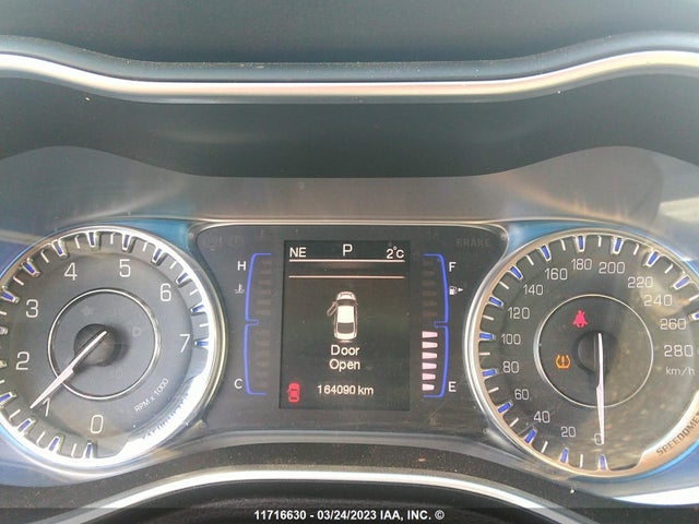 1C3CCCFB4FN708928 Chrysler 200 LX