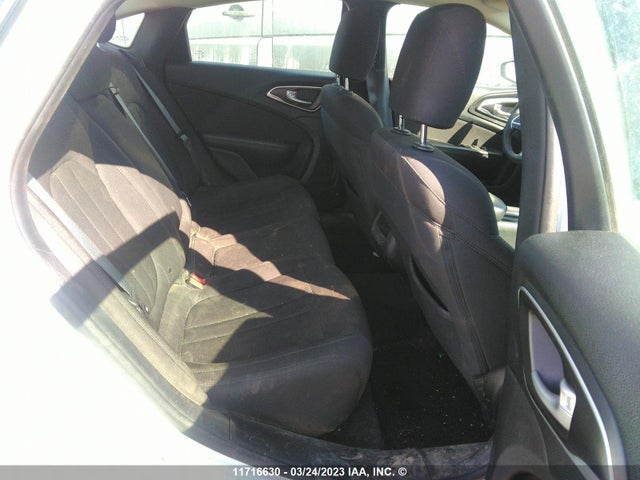 1C3CCCFB4FN708928 Chrysler 200 LX