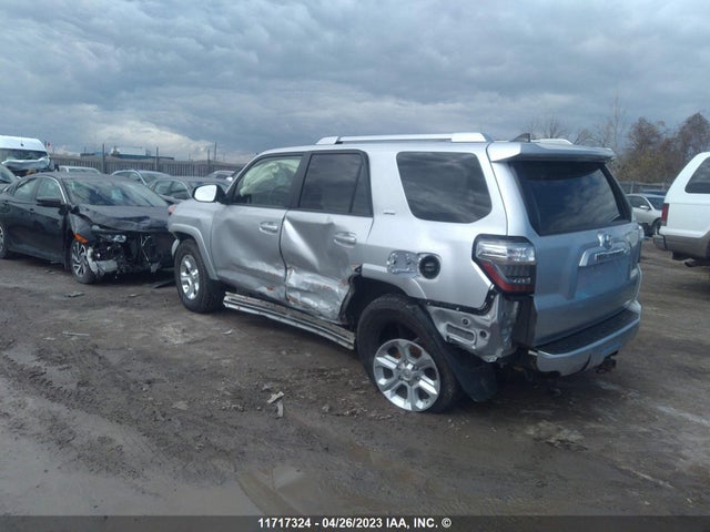 Toyota 4RUNNER 2018 JTEBU5JR9J5566701 Image 3