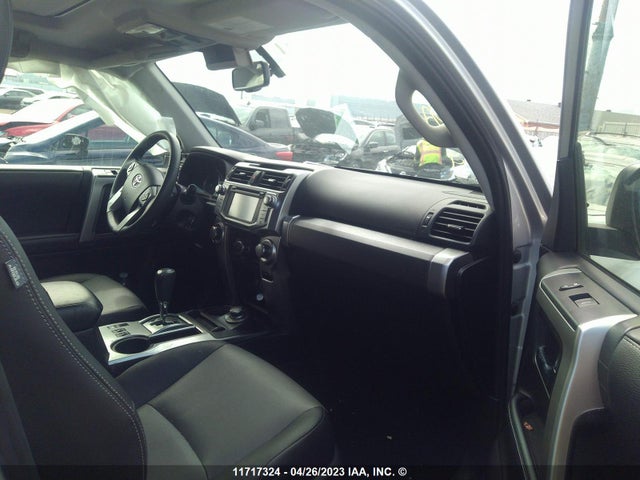 Toyota 4RUNNER 2018 JTEBU5JR9J5566701 Image 5