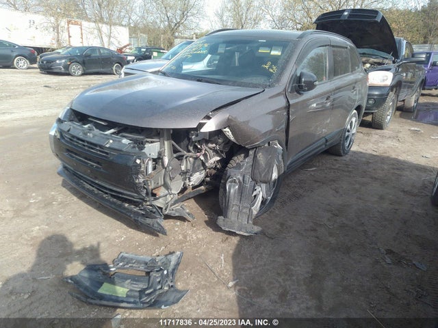 JA4JZ3AX8JZ606807 Mitsubishi Outlander Se/sel