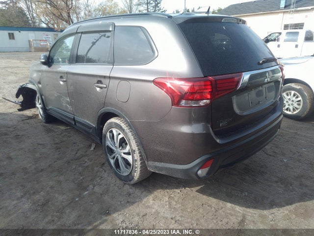 JA4JZ3AX8JZ606807 Mitsubishi Outlander Se/sel