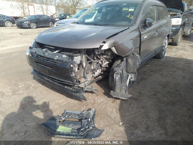 JA4JZ3AX8JZ606807 Mitsubishi Outlander Se/sel