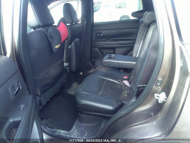 JA4JZ3AX8JZ606807 Mitsubishi Outlander Se/sel
