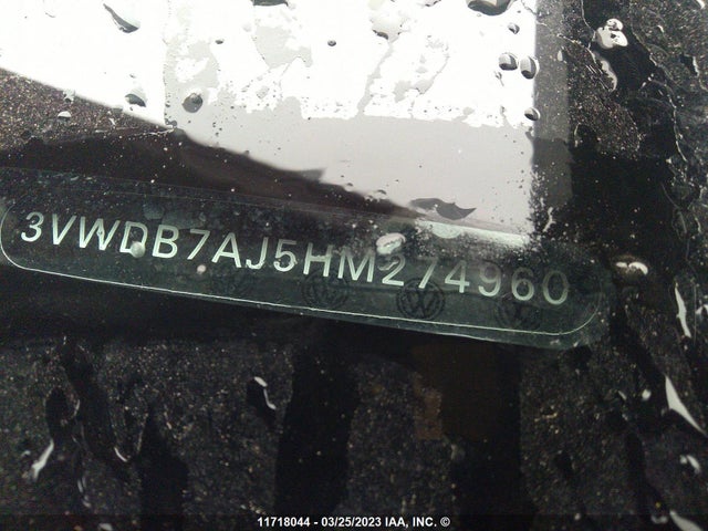 3VWDB7AJ5HM274960 Volkswagen JETTA SE