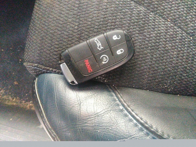 1C3CCCBG1FN674268 Chrysler 200 S