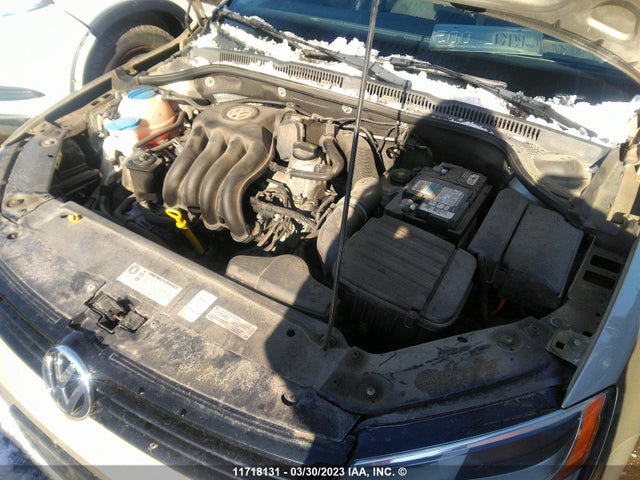 3VW2K7AJ8EM254124 Volkswagen JETTA S