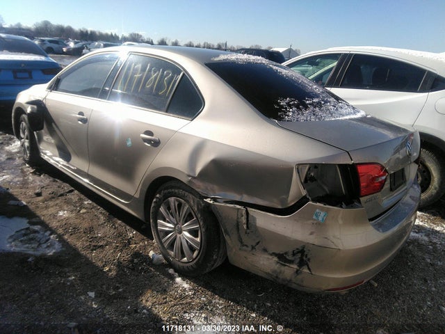 3VW2K7AJ8EM254124 Volkswagen JETTA S