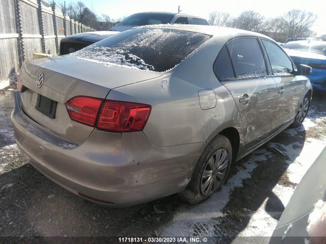3VW2K7AJ8EM254124 Volkswagen JETTA S