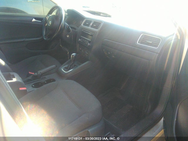 3VW2K7AJ8EM254124 Volkswagen JETTA S