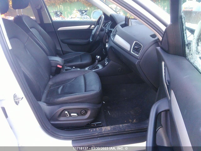WA1ECCFS5JR031582 Audi Q3 PREMIUM