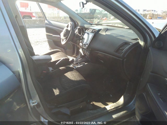 JA4AJUAU8MU600588 Mitsubishi RVR ES