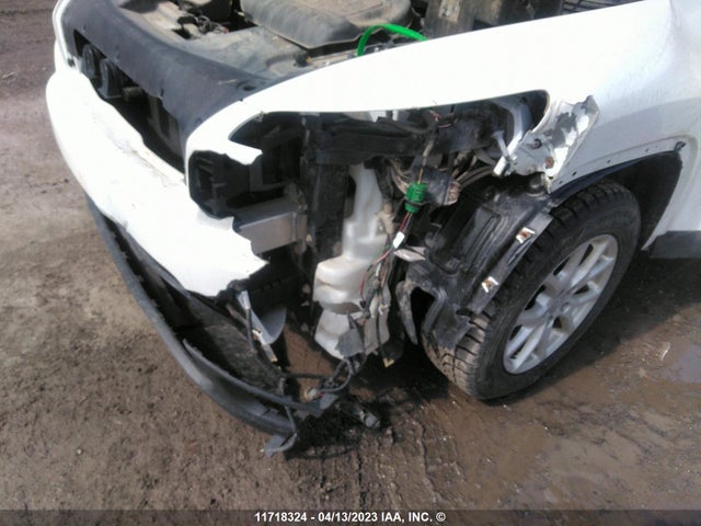 1C4PJMCB0EW306250 Jeep Cherokee Latitude