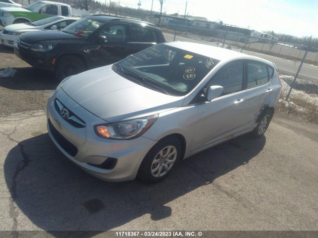 Hyundai Accent Gls/gs 2013 KMHCT5AE8DU100191 Image 2