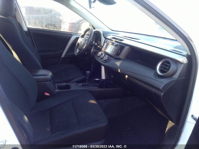 Toyota RAV4 LE 2017 2T3ZFREV9HW377156 Image 6