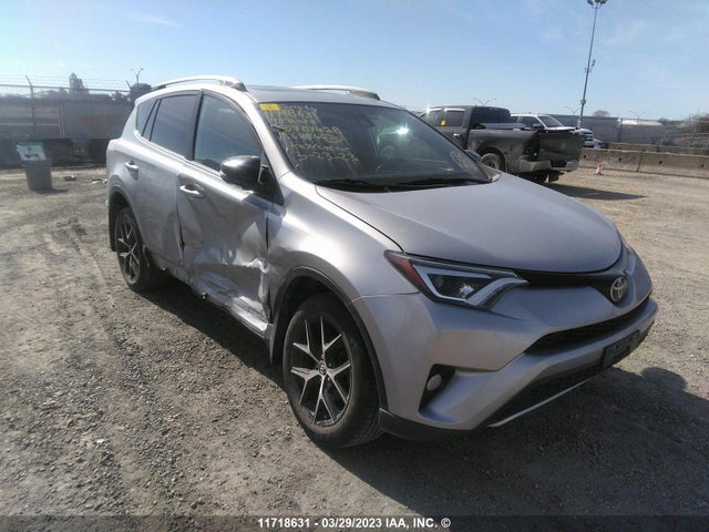 Toyota RAV4 SE 2018 2T3JFREV2JW787428 Image 1