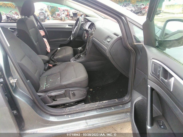 3VWG57AU1MM001023 Volkswagen GOLF