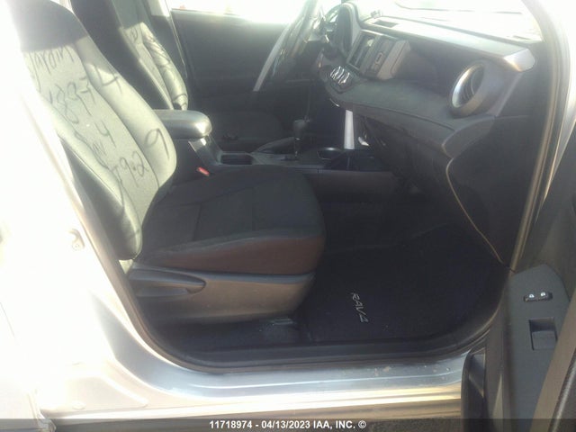 Toyota RAV4 LE 2018 2T3ZFREV6JW407929 Image 5