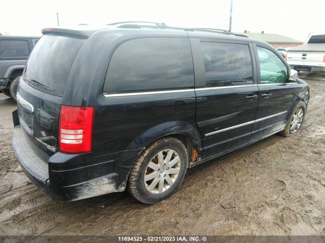 2A4RR5DX2AR162182 Chrysler Town & Country Touring