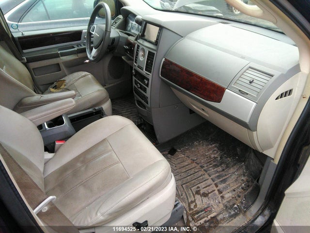 2A4RR5DX2AR162182 Chrysler Town & Country Touring