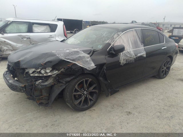 Honda Accord Touring 2015 1HGCR3F95FA800596 Image 2