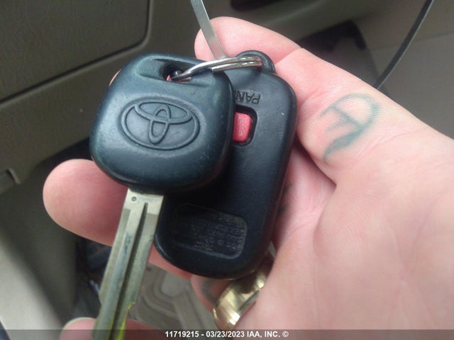 Toyota COROLLA CE/LE/S 2005 2T1BR32E15C874024 Image 3