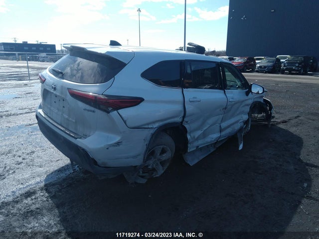 Toyota Highlander Hybrid Le 2022 5TDBBRCH6NS102254 Image 4