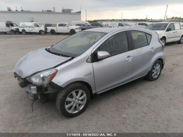 Toyota PRIUS C 2017 JTDKDTB39H1595555 Image 2