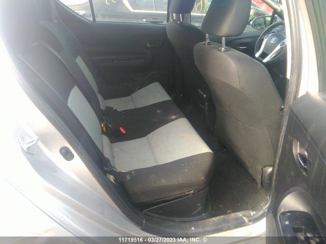 Toyota PRIUS C 2017 JTDKDTB39H1595555 Image 9