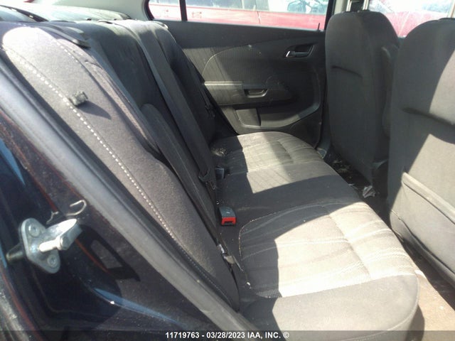 Chevrolet SONIC LT 2015 1G1JC5SH4F4154636 Image 8