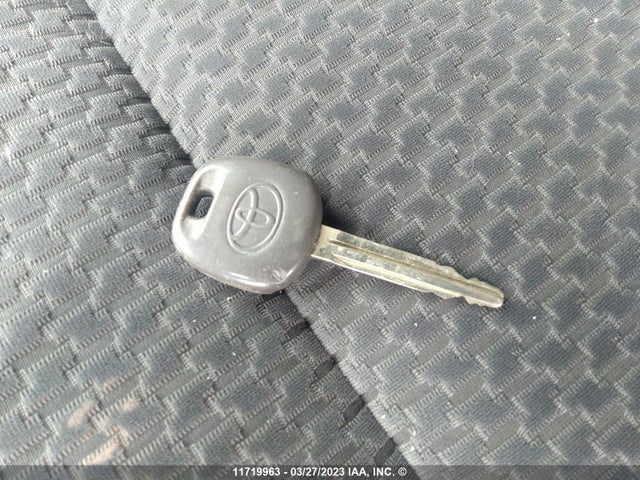 Toyota Corolla Matrix Xr 2005 2T1KR32E65C908605 Image 3
