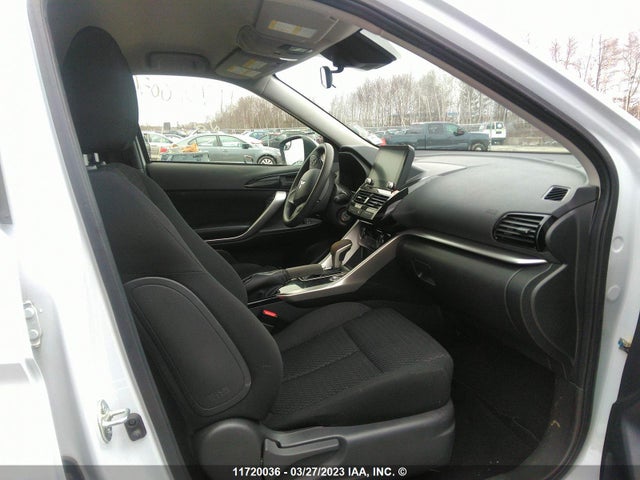 JA4ATUAA8NZ601499 Mitsubishi Eclipse Cross Es