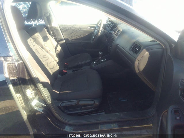 3VW1K7AJ4FM354931 Volkswagen JETTA S