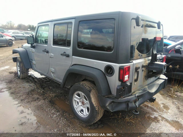 1C4BJWDG8GL314889 Jeep Wrangler Unlimited Sport