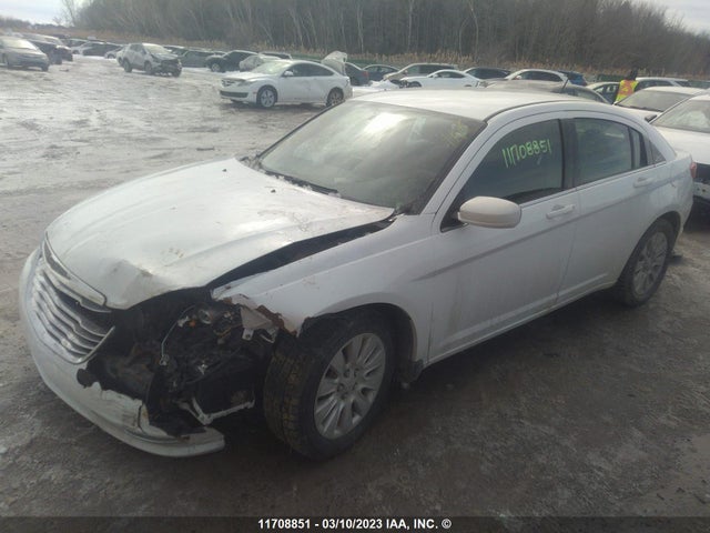 1C3CCBAB2EN229603 Chrysler 200 LX