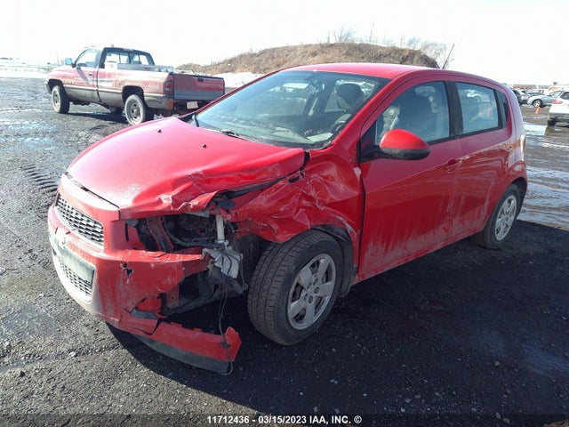 Chevrolet SONIC LS 2014 1G1JA6EH0E4208665 Image 2