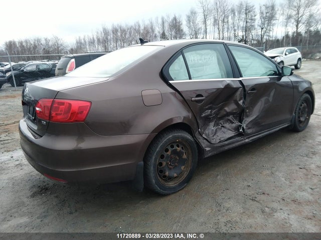 3VW3L7AJ9EM404307 Volkswagen JETTA TDI
