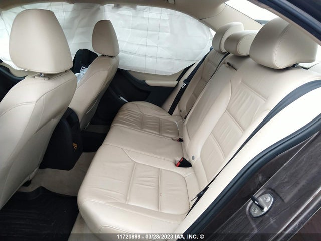 3VW3L7AJ9EM404307 Volkswagen JETTA TDI