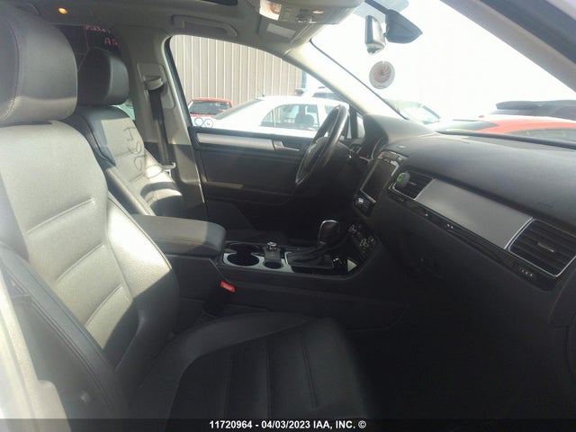 WVGDF9BPXED002316 Volkswagen TOUAREG V6