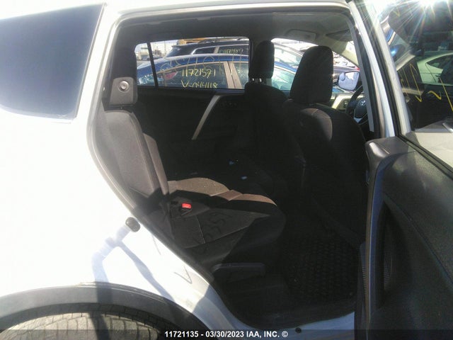 Toyota RAV4 LE 2015 2T3ZFREV8FW213359 Image 8