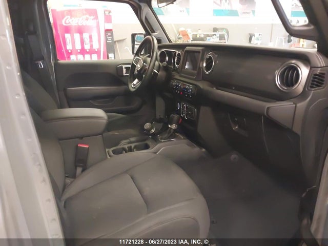 1C4HJXEN4MW865702 Jeep Wrangler Unlimited Sahara