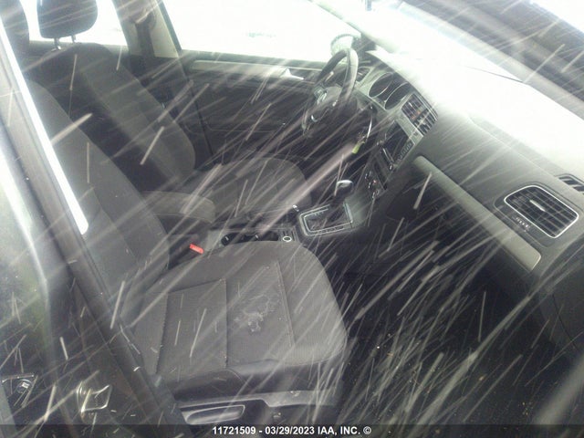 3VW217AU6FM060027 Volkswagen GOLF