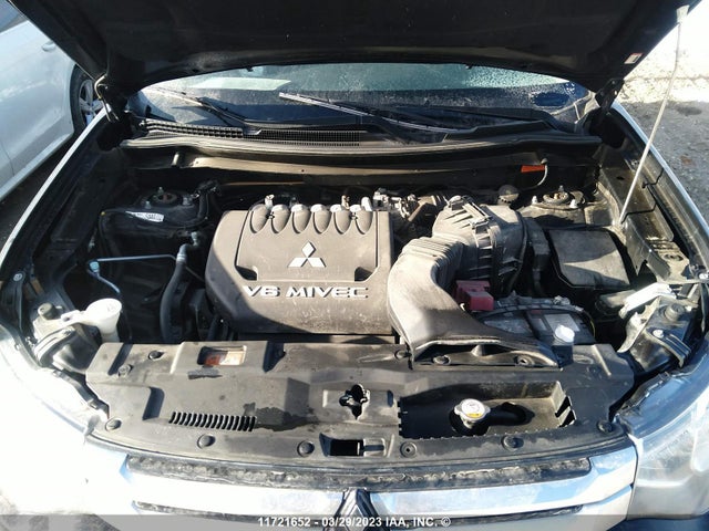 JA4JZ3AX8FZ601744 Mitsubishi Outlander Se