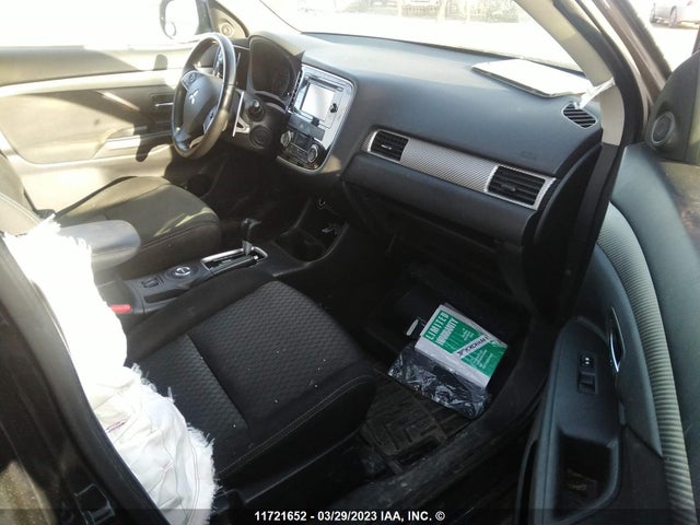 JA4JZ3AX8FZ601744 Mitsubishi Outlander Se