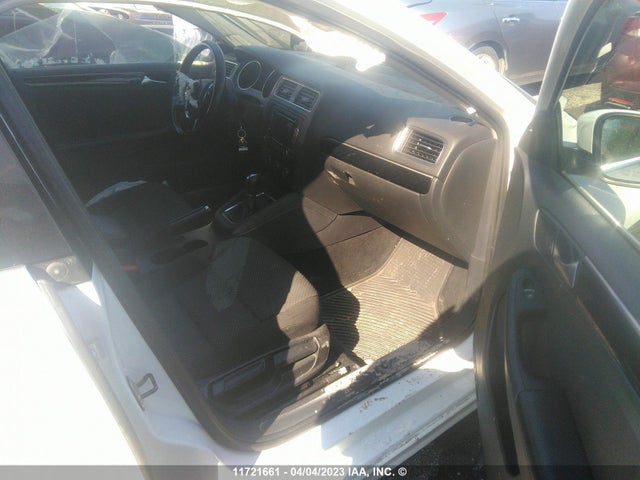 3VWD07AJ9FM205059 Volkswagen JETTA SE