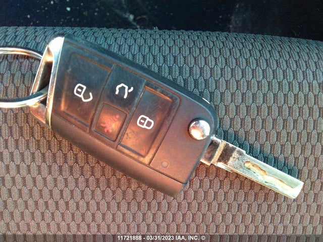 3VW217AUXFM032781 Volkswagen GOLF